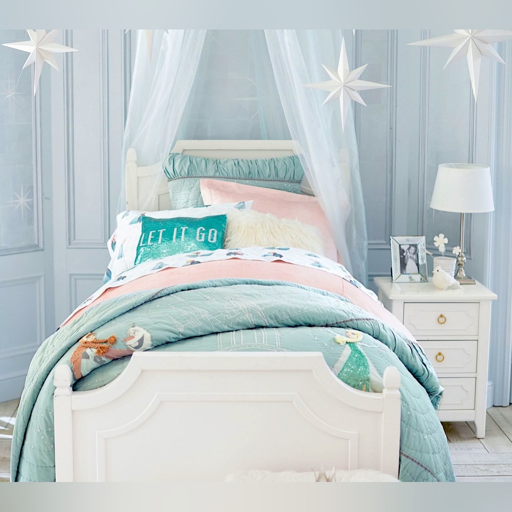 Pottery Barn Disney Frozen twin bedding